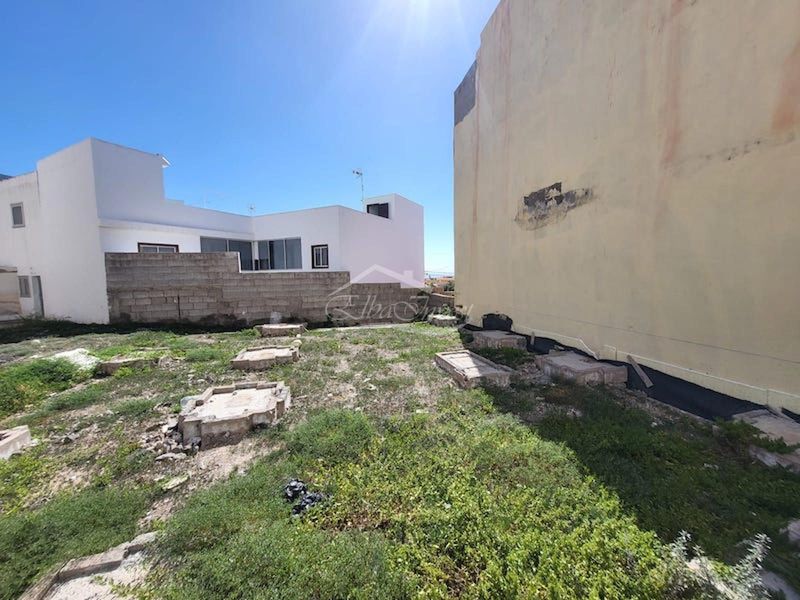 Parcela en venta Adeje, Santa Cruz Tenerife. Ref: 5920. Elba Invest Inmobiliaria