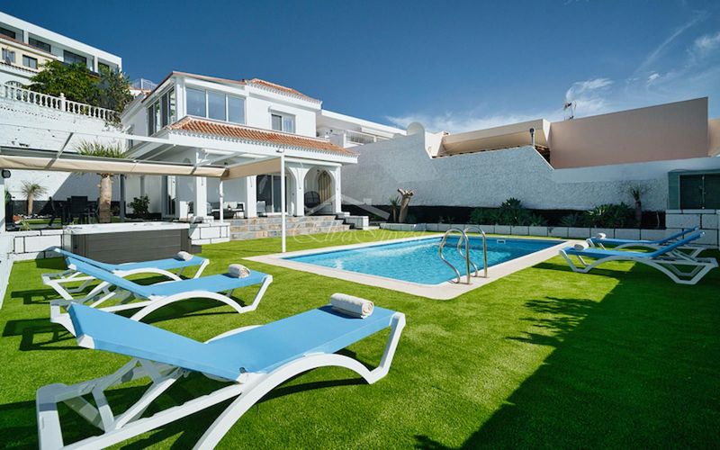 Chalet Independiente en venta San Eugenio Alto, Santa Cruz Tenerife. Ref: 5933. Elba Invest Inmobiliaria