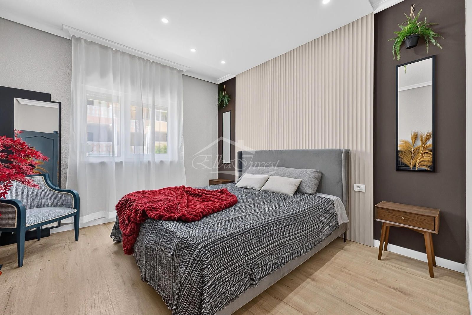 Apartamento reformado de 2 dormitorios en Chayofa