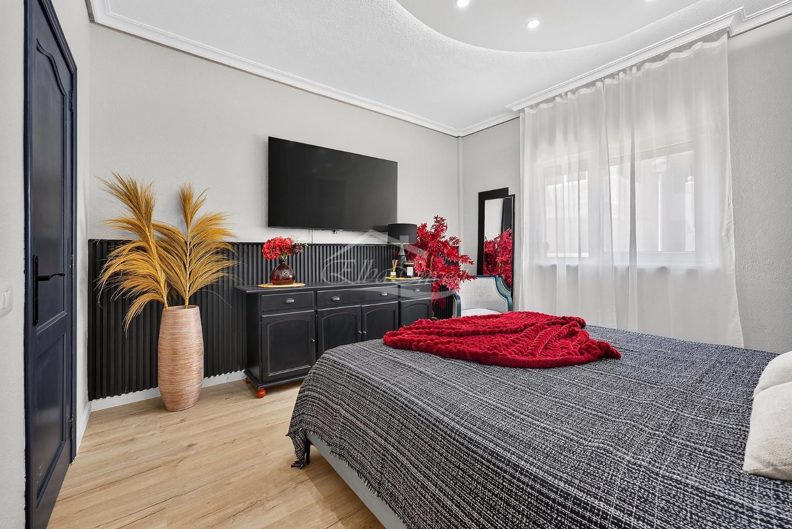 Apartamento reformado de 2 dormitorios en Chayofa