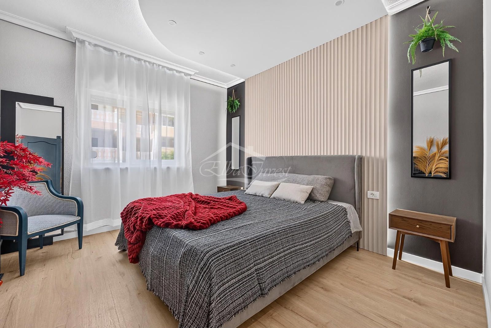 Apartamento reformado de 2 dormitorios en Chayofa