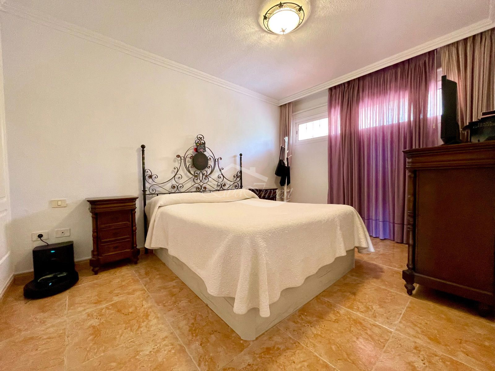 Apartamento de 2 dormitorios con vistas al mar en Roque del Conde - Foto 9