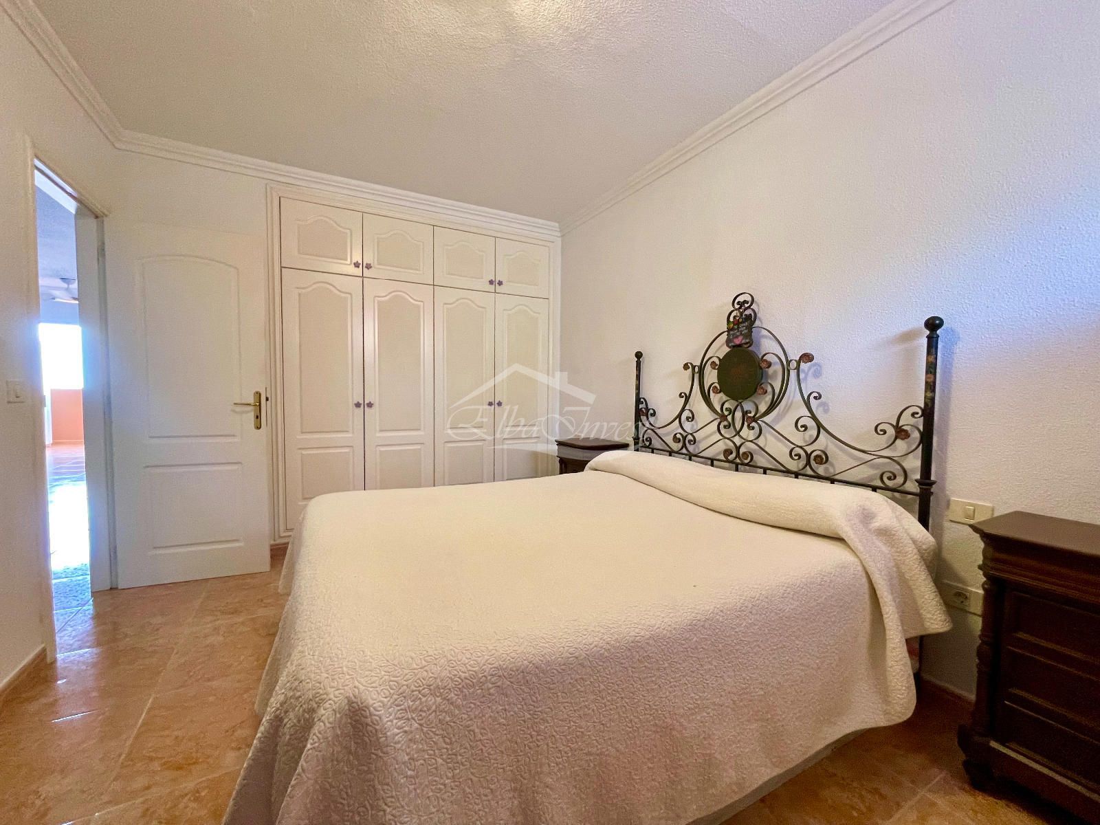 Apartamento de 2 dormitorios con vistas al mar en Roque del Conde - Foto 10