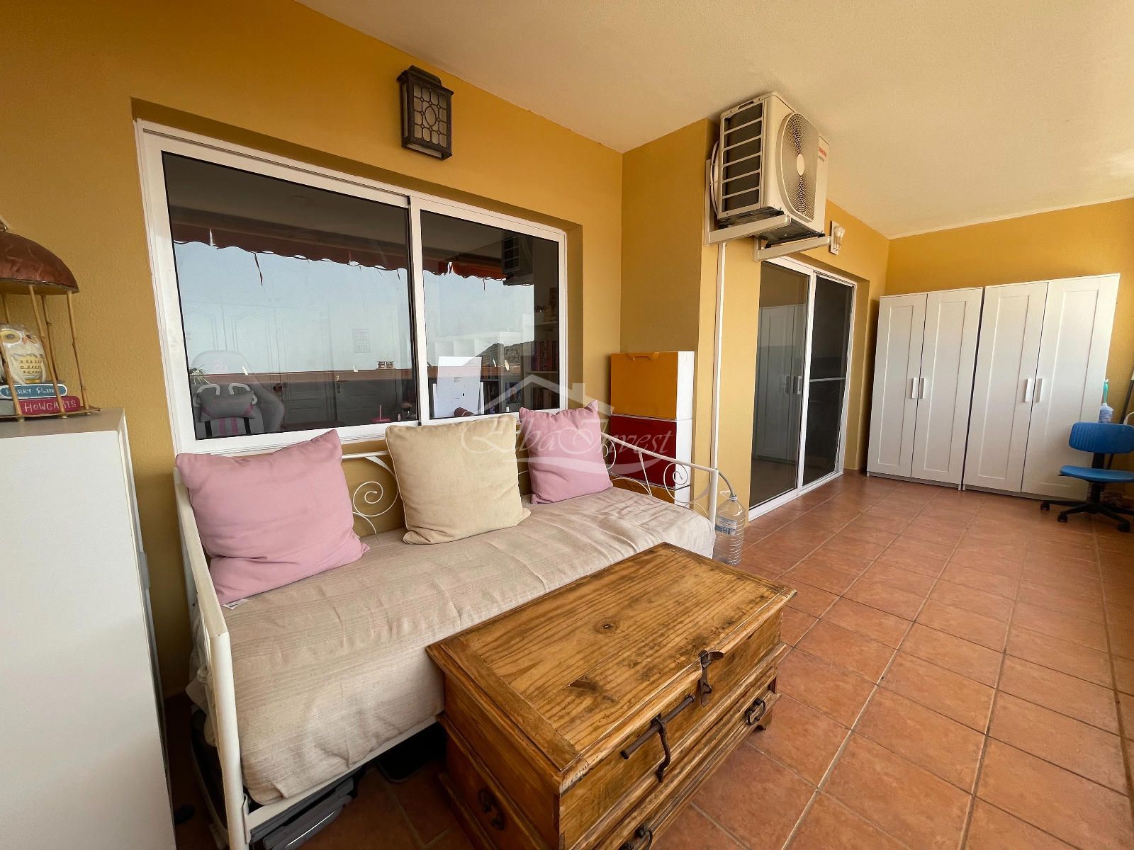 Apartamento de 2 dormitorios con vistas al mar en Roque del Conde - Foto 18