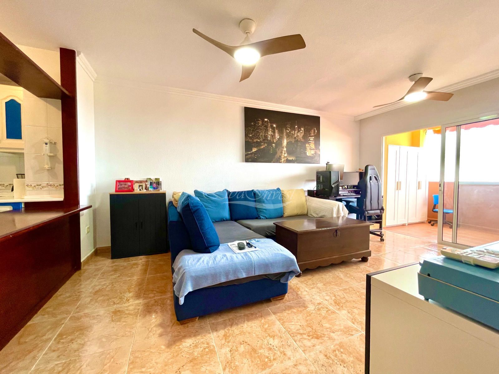 Apartamento de 2 dormitorios con vistas al mar en Roque del Conde - Foto 6