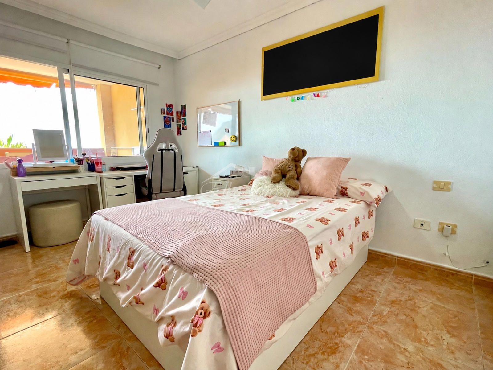 Apartamento de 2 dormitorios con vistas al mar en Roque del Conde - Foto 14
