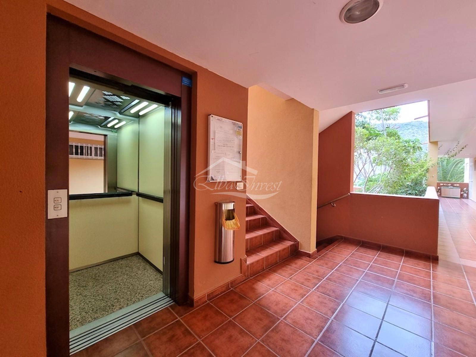 Apartamento de 2 dormitorios con vistas al mar en Roque del Conde - Foto 36