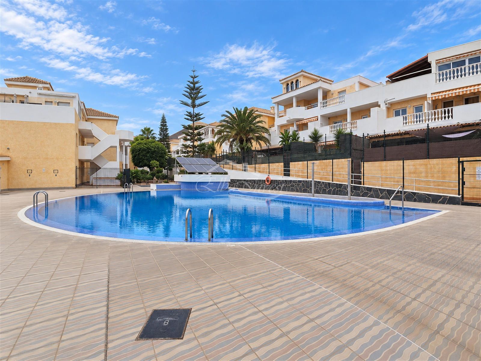 Apartamento reformado con gran terraza y jardín en Los Cristianos - Foto 36