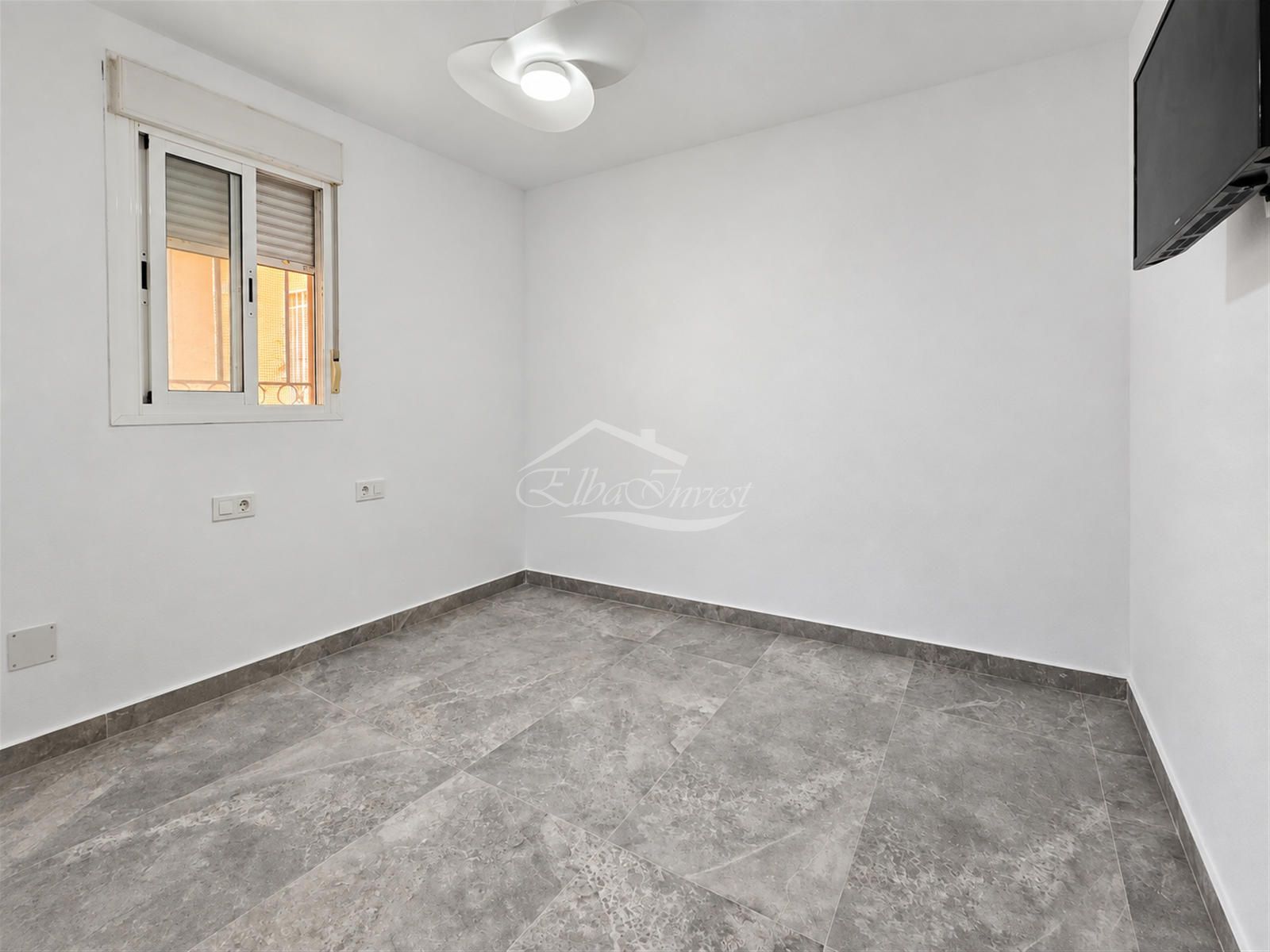 Apartamento reformado con gran terraza y jardín en Los Cristianos - Foto 17
