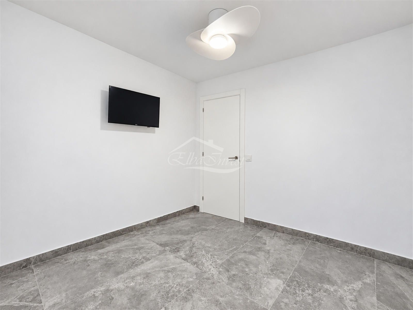 Apartamento reformado con gran terraza y jardín en Los Cristianos - Foto 15