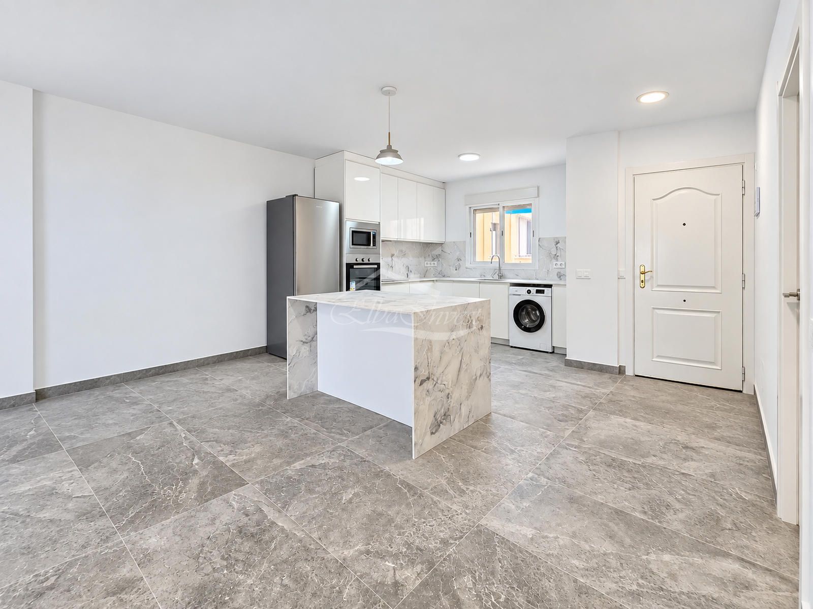 Apartamento reformado con gran terraza y jardín en Los Cristianos - Foto 8