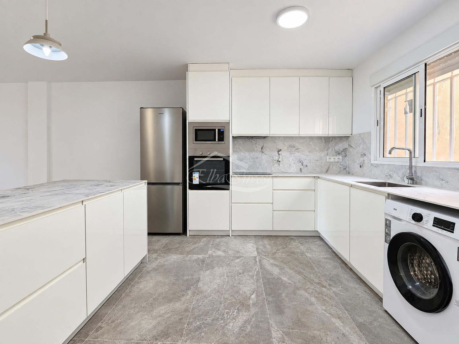 Apartamento reformado con gran terraza y jardín en Los Cristianos - Foto 10