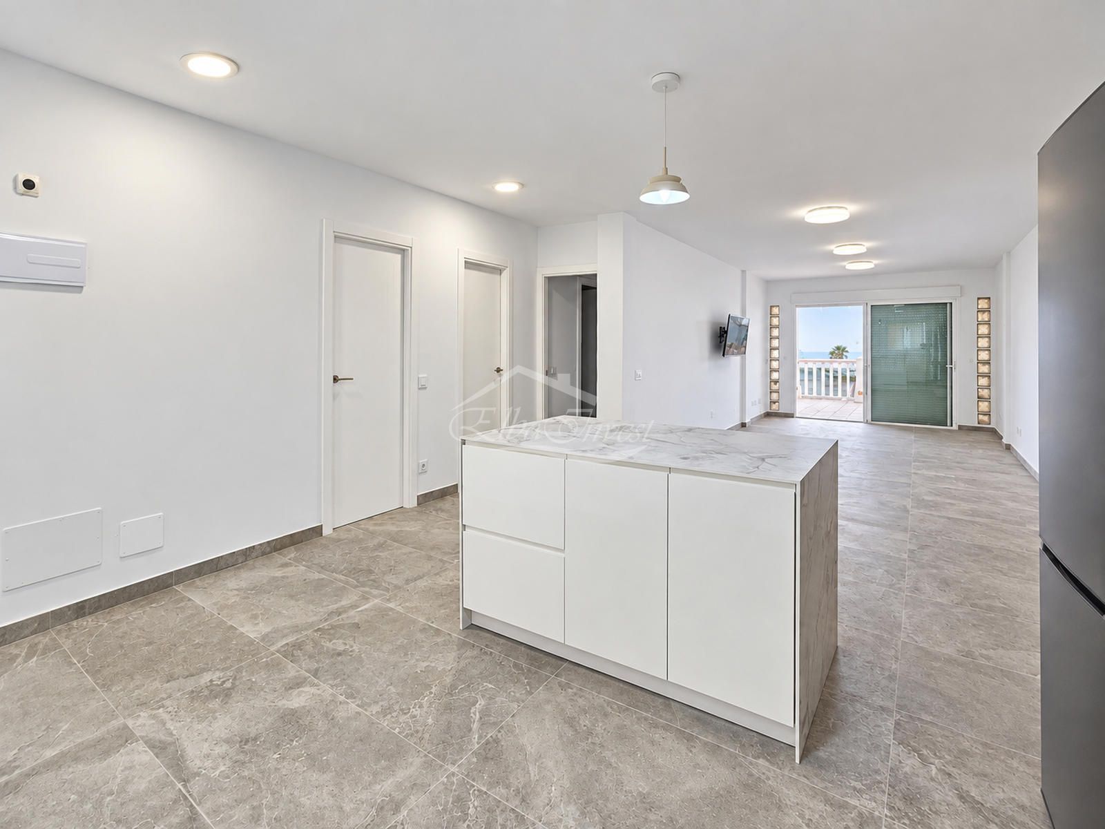 Apartamento reformado con gran terraza y jardín en Los Cristianos - Foto 13