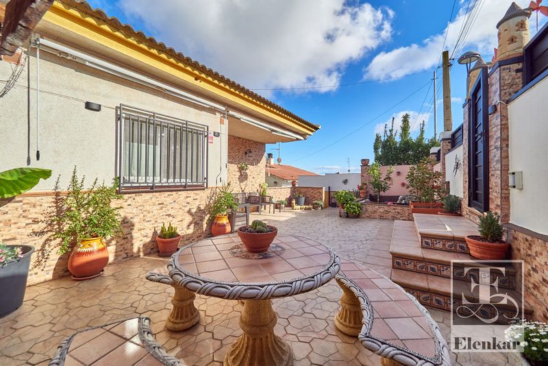 Chalet Independiente en venta Segur De Calafell, Tarragona. Ref: 1084. Elenkar