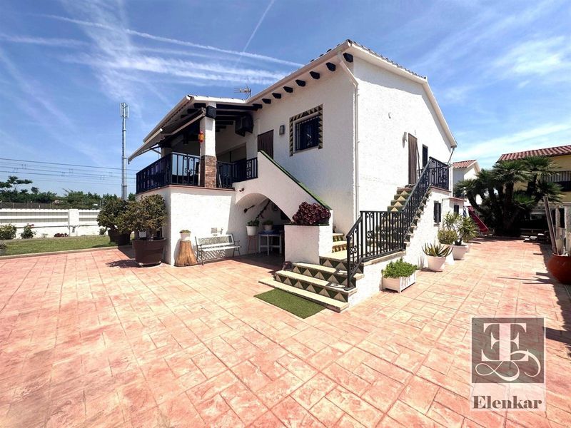 Chalet Independiente en venta Creixell, Tarragona. Ref: 1192. Elenkar