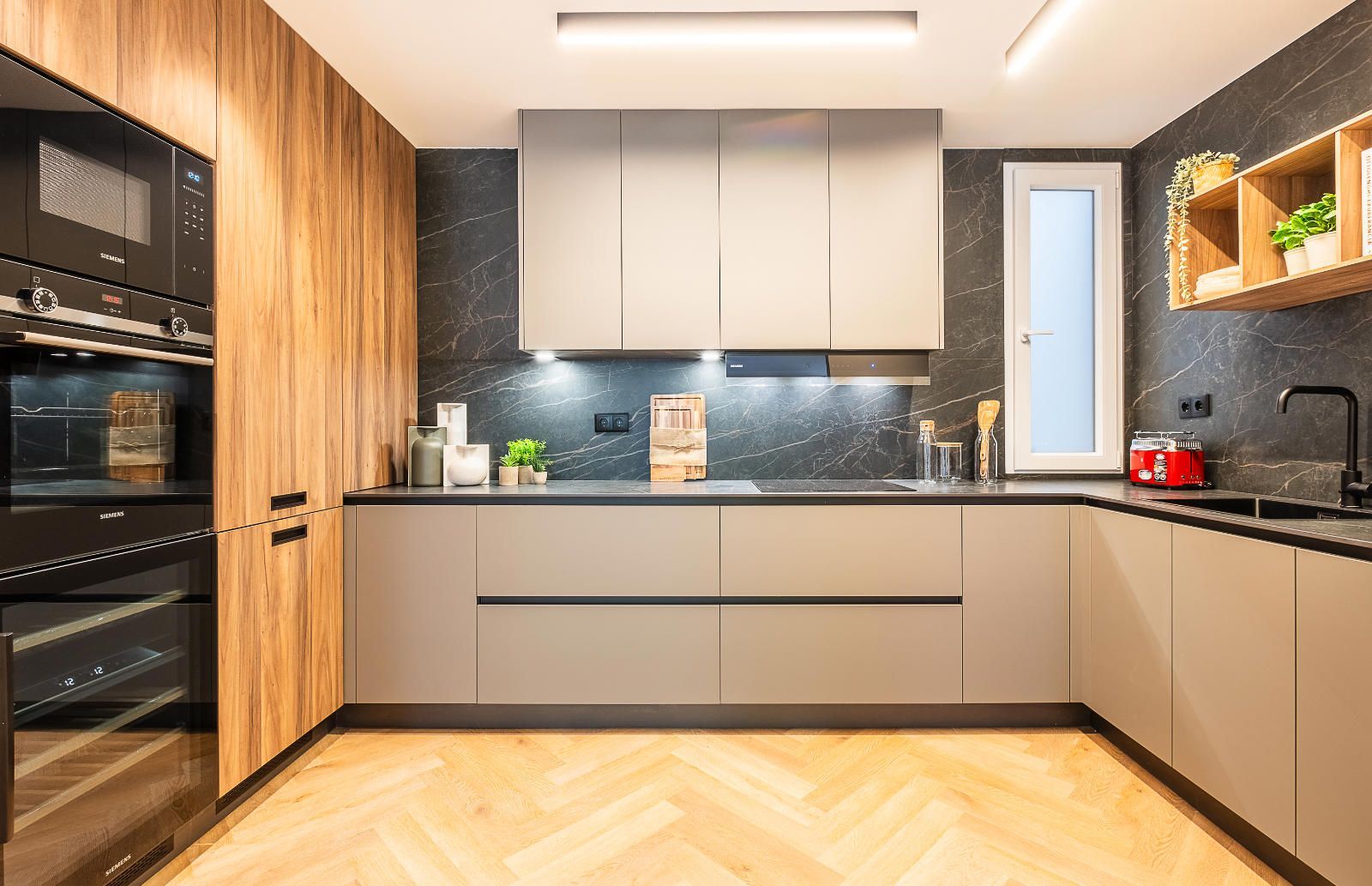 MARVELOUS APARTMENT UNDERGOING COMPLETE RENOVATION - Foto 9