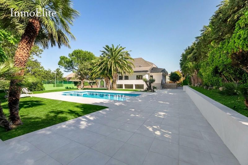 Chalet Independiente en venta Pozuelo De Alarcón, Madrid. Ref: 2959. InmoElite Propiedades