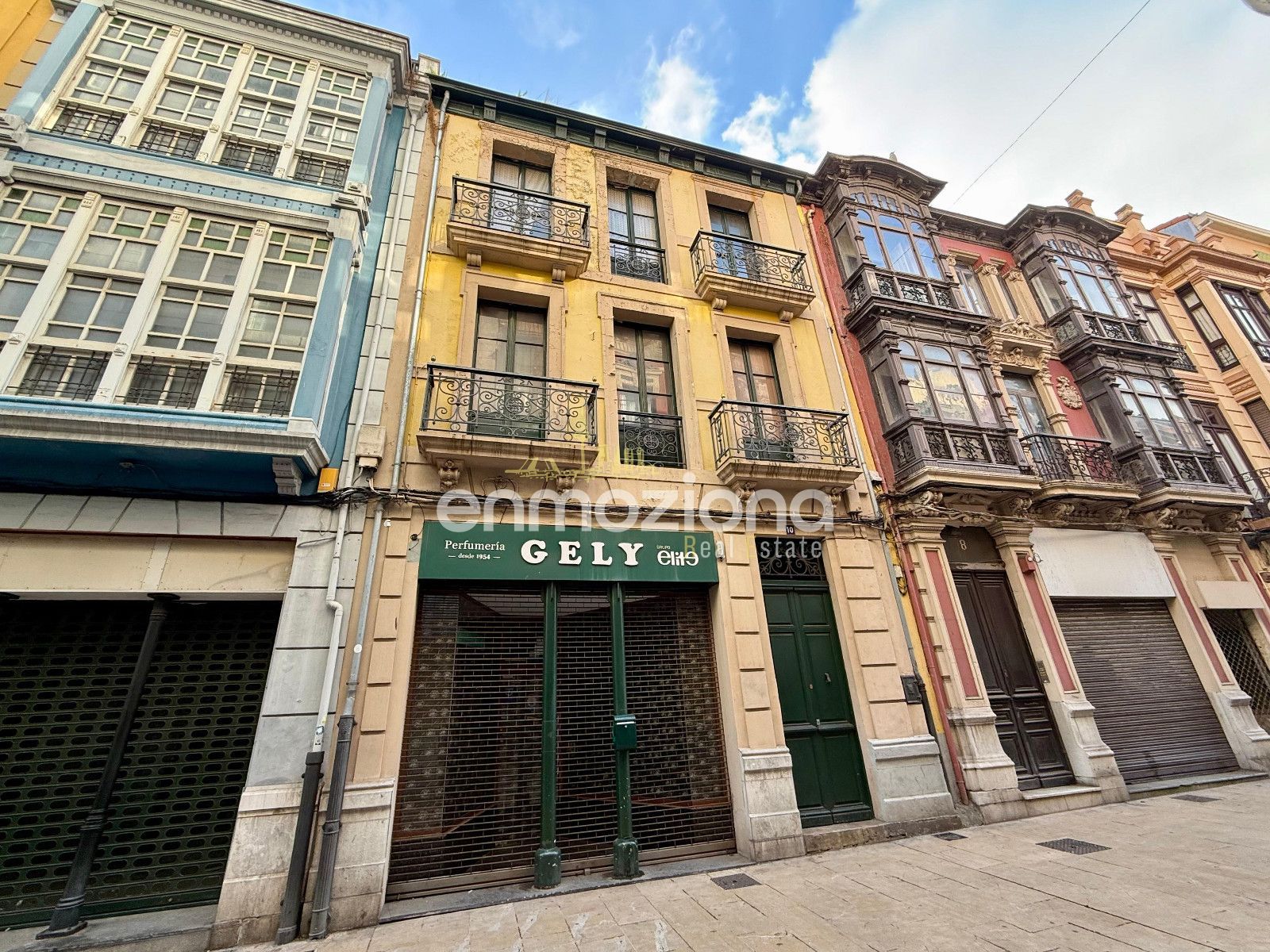 Singular Building for sale Avilés, Asturias. Ref: 8783. Enmoziona Real Estate