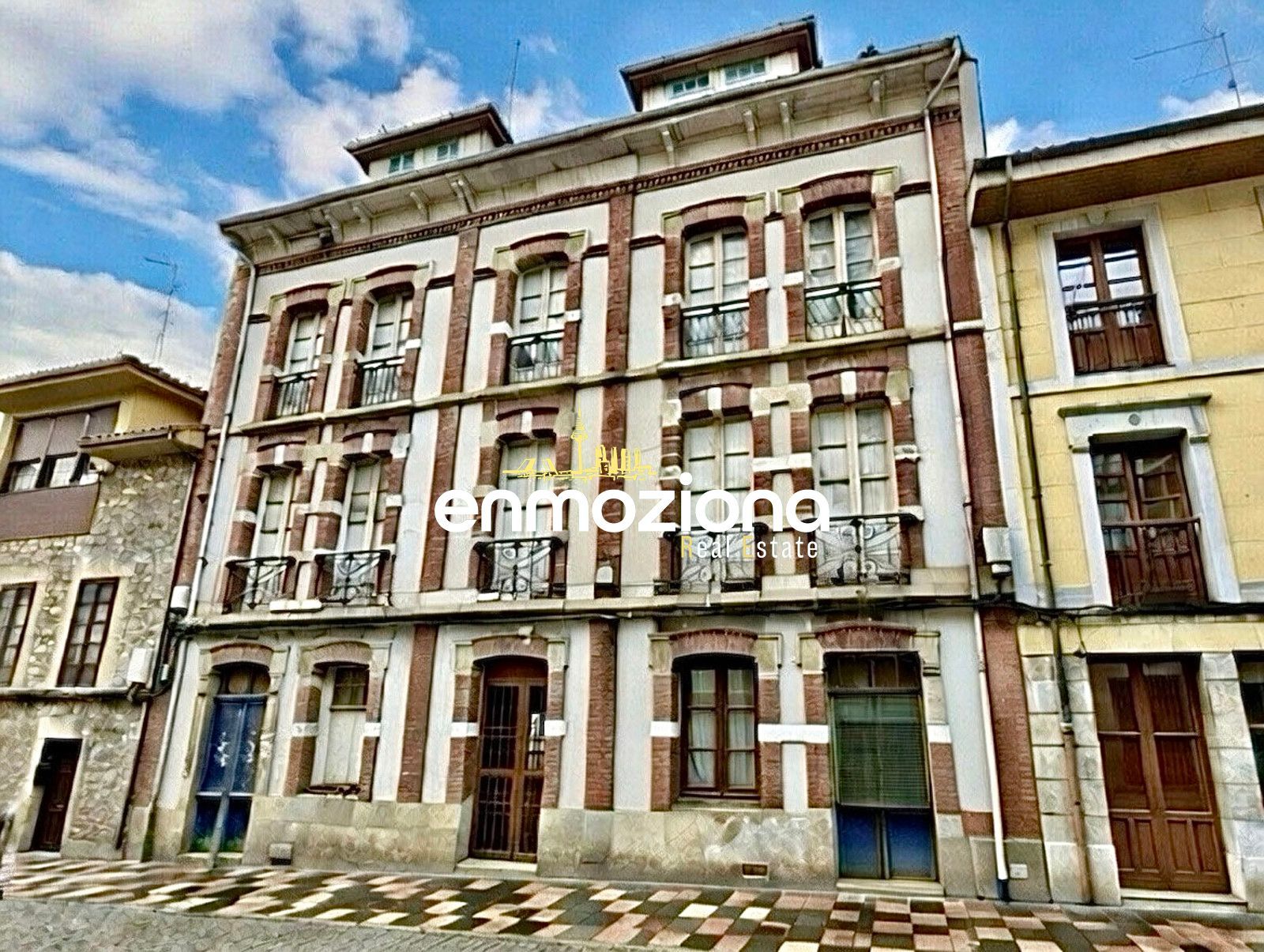 Edificio Singular en venta Avilés, Asturias. Ref: 8941. Enmoziona Real Estate