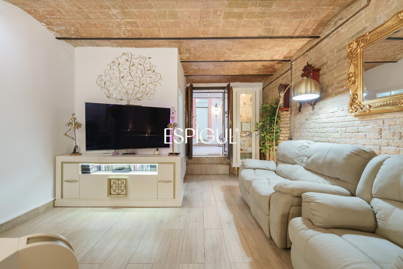 Piso en venta en Ciutat Vella, Barcelona 8/50
