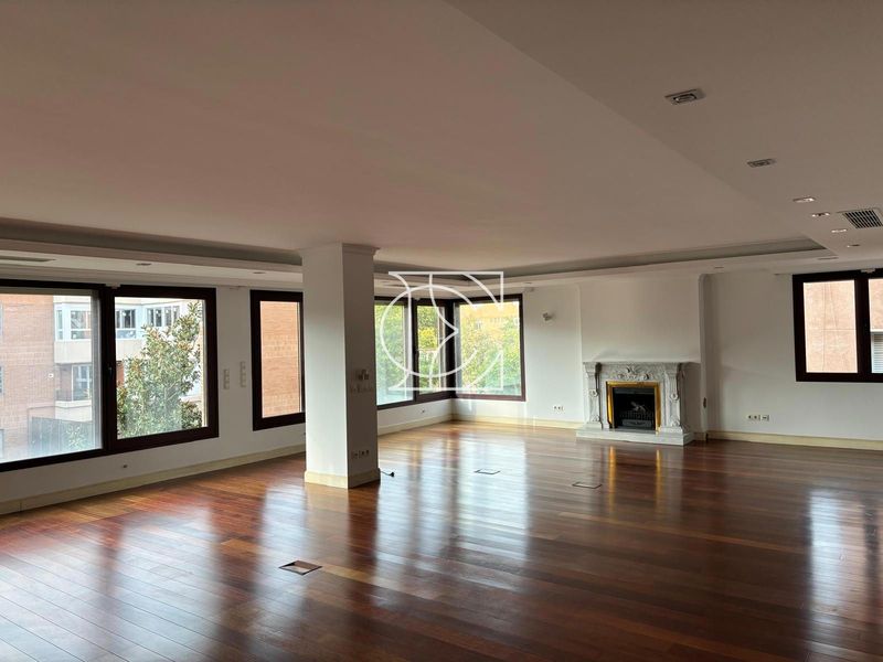 Dúplex en alquiler Madrid. Ref: 1030. Consulting Inmobiliario Esquivel