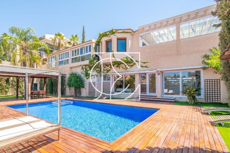 Chalet Independiente en venta Málaga. Ref: 1060. Consulting Inmobiliario Esquivel