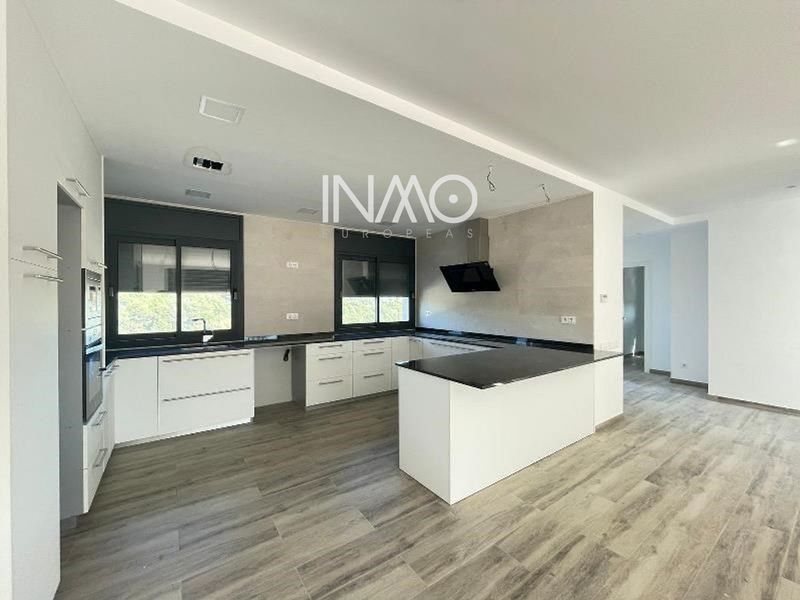 Xalet Independent en venda Rubí, Barcelona. Ref: 1027. InmoEuropeas