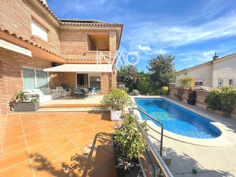 Chalet Independiente en venta Rubí, Barcelona. Ref: 1533. InmoEuropeas