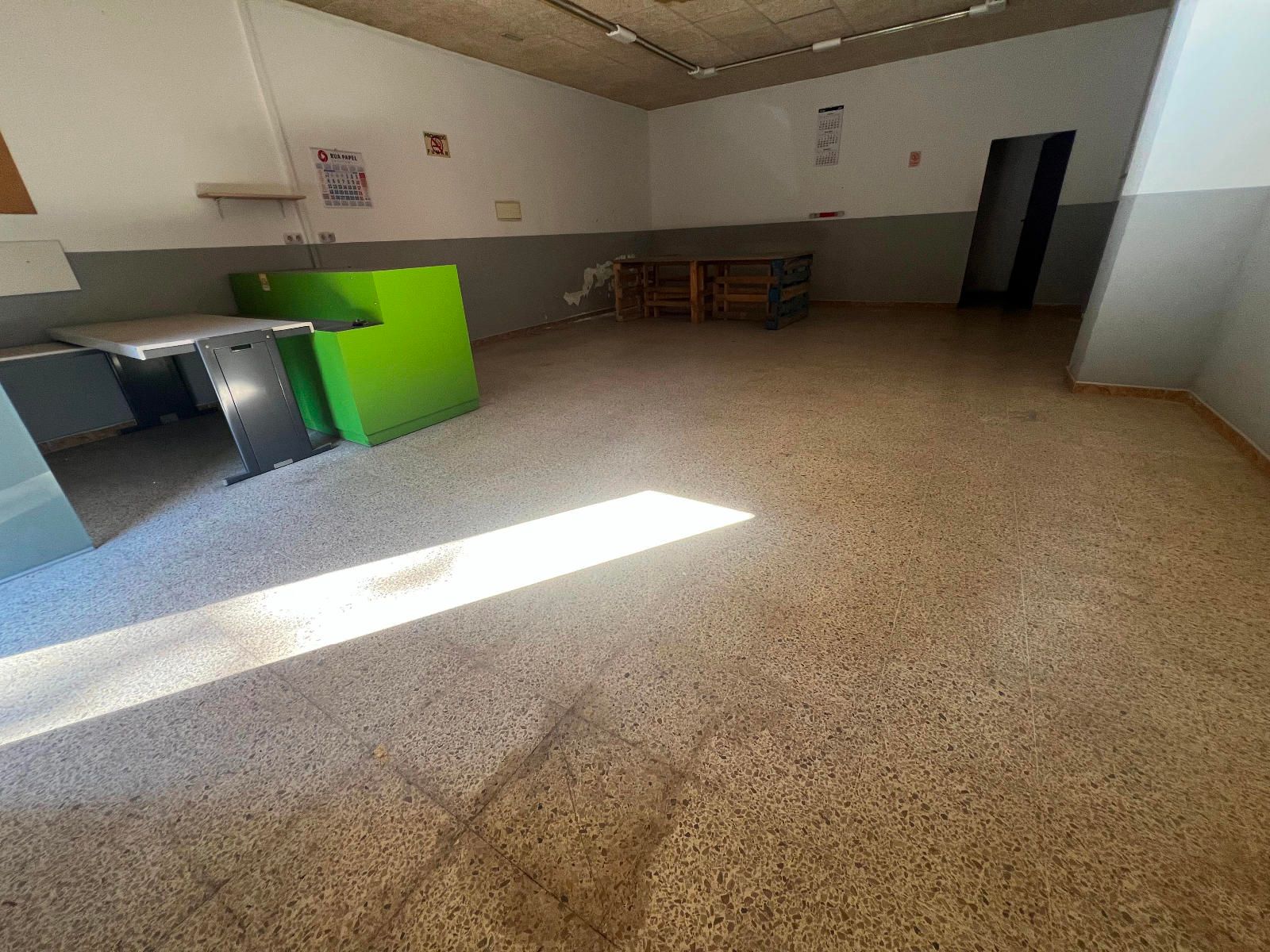 Comercial Premise for sale Sabadell, Barcelona. Ref: 3005. IGLOO exes CENTRE