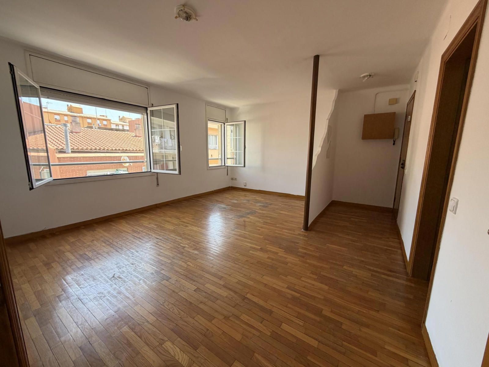 Flat for sale Sabadell, Barcelona. Ref: 3172. IGLOO by exes centre ( antes, abans expofinques exes sabadell centre )