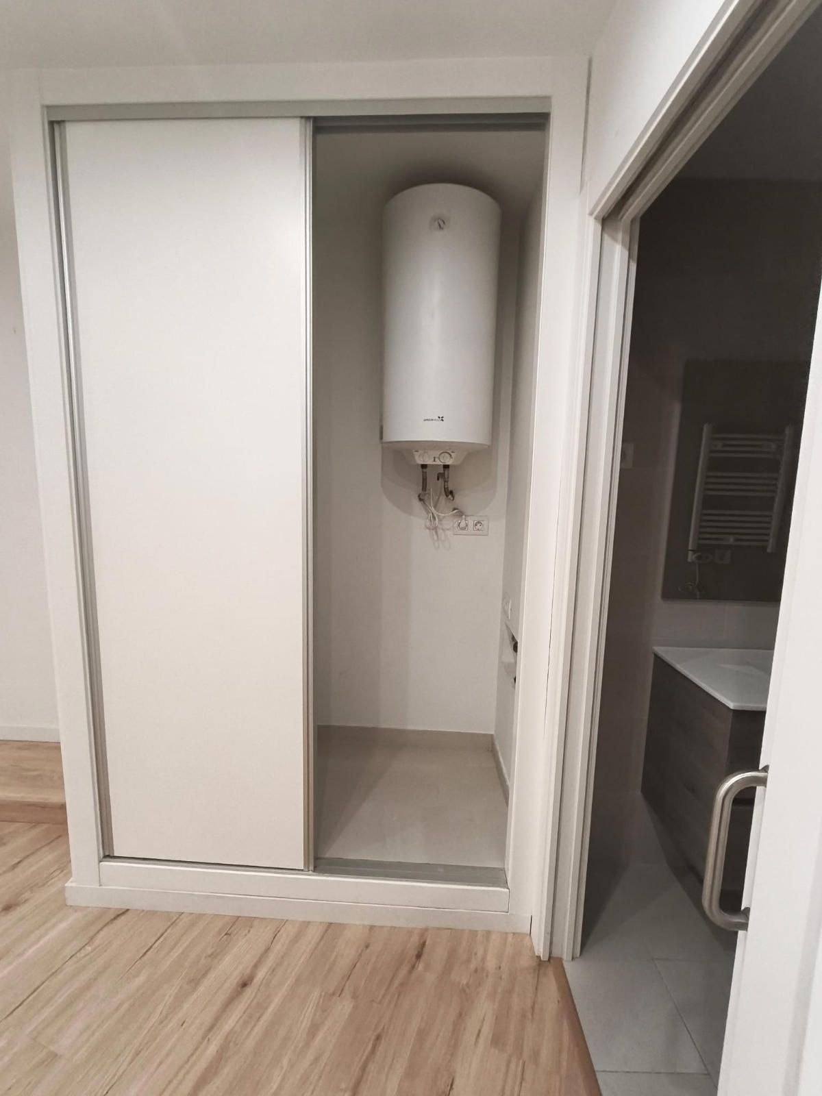 ¡ESTRENA OFICINA AL COR DE SABADELL I TOTALMENT REFORMADA! - Foto 6
