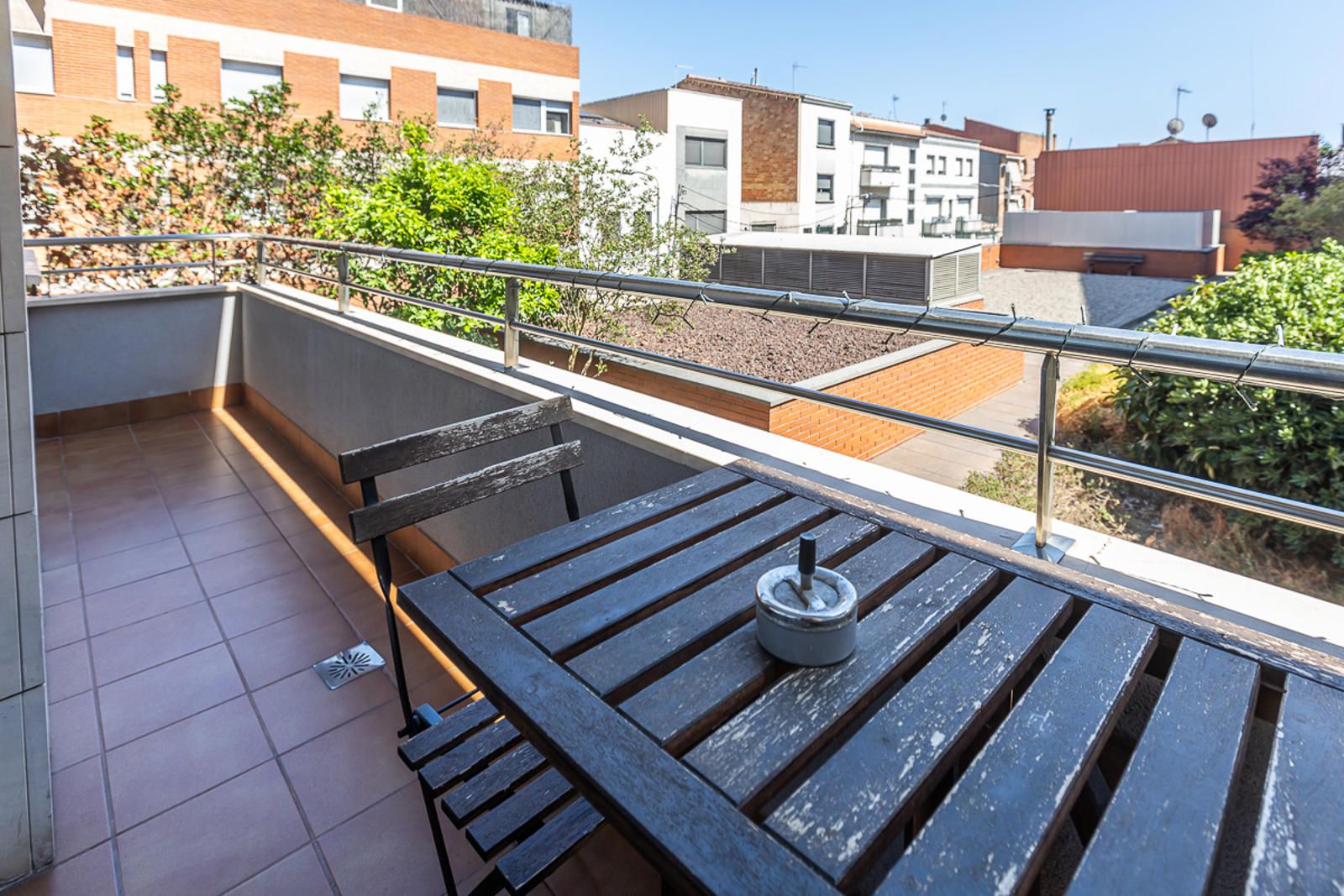 ¡PISO EN EIXAMPLE DE 3 HABITACIONES, GRAN PARKING DOBLE Y TRASTERO! - Foto 2