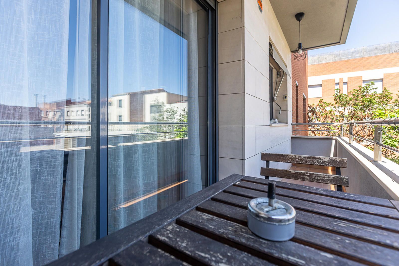 ¡PISO EN EIXAMPLE DE 3 HABITACIONES, GRAN PARKING DOBLE Y TRASTERO! - Foto 3