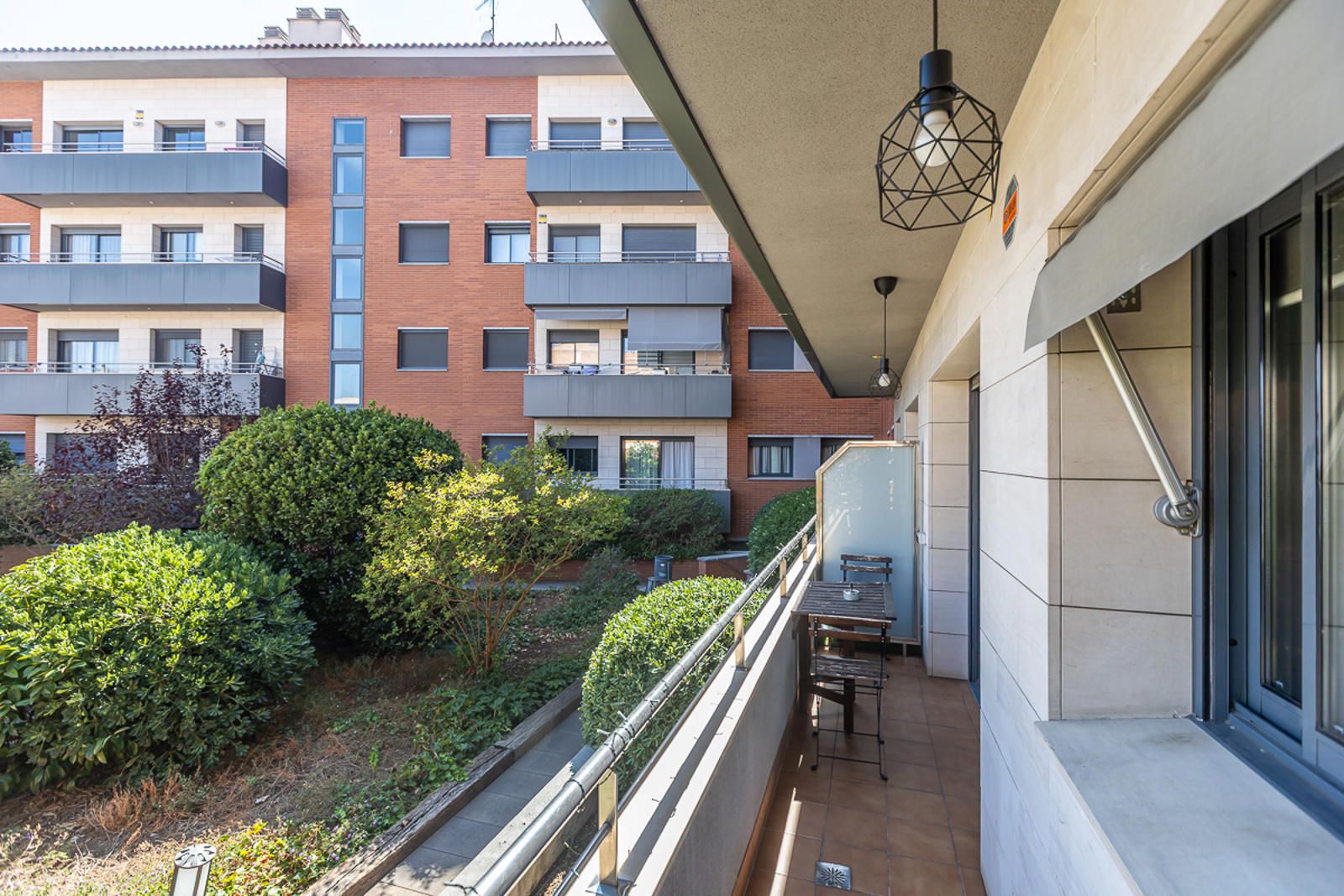 ¡PISO EN EIXAMPLE DE 3 HABITACIONES, GRAN PARKING DOBLE Y TRASTERO! - Foto 4