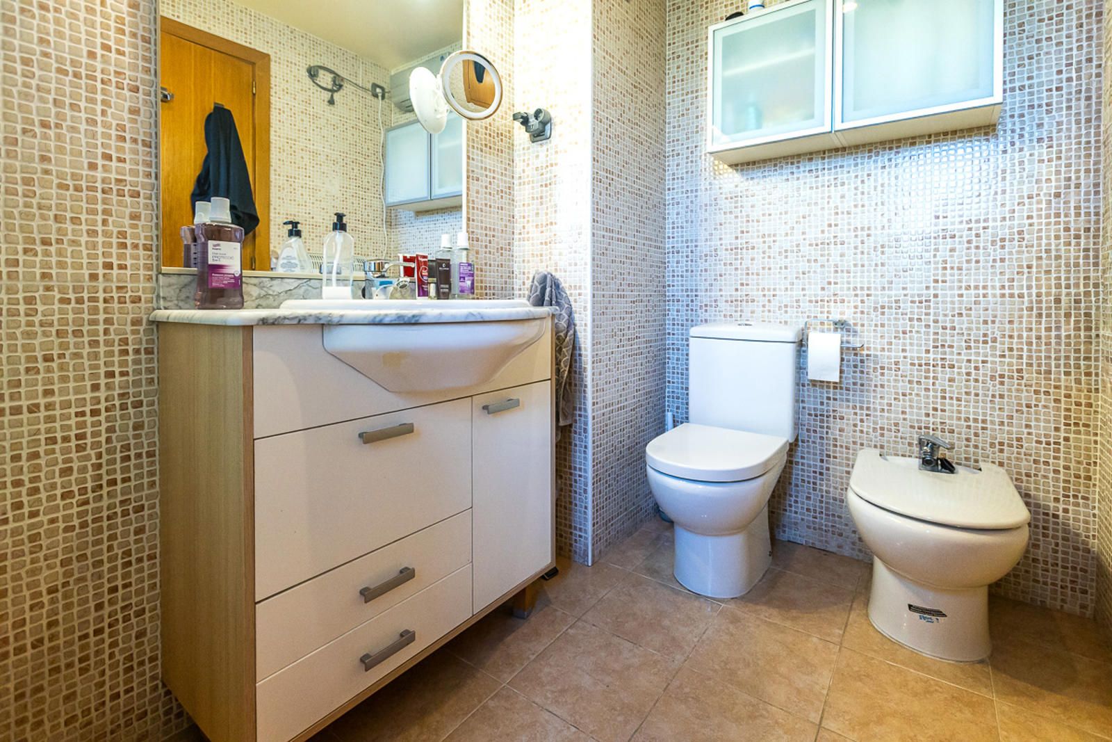 ¡PISO EN EIXAMPLE DE 3 HABITACIONES, GRAN PARKING DOBLE Y TRASTERO! - Foto 36