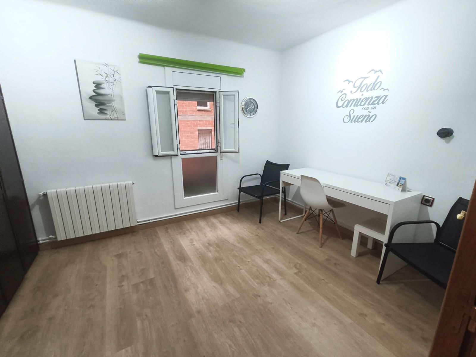¡PISO PLANTA BAJA TOTALMENTE REFORMADO DE 3 HABITACIONES DOBLES Y EXTERIORES! - Foto 8