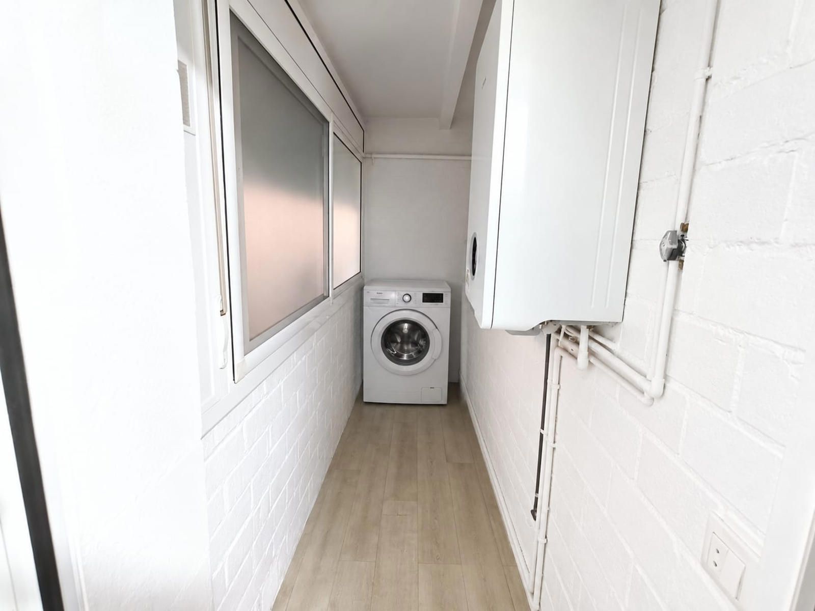 ¡PISO PLANTA BAJA TOTALMENTE REFORMADO DE 3 HABITACIONES DOBLES Y EXTERIORES! - Foto 13