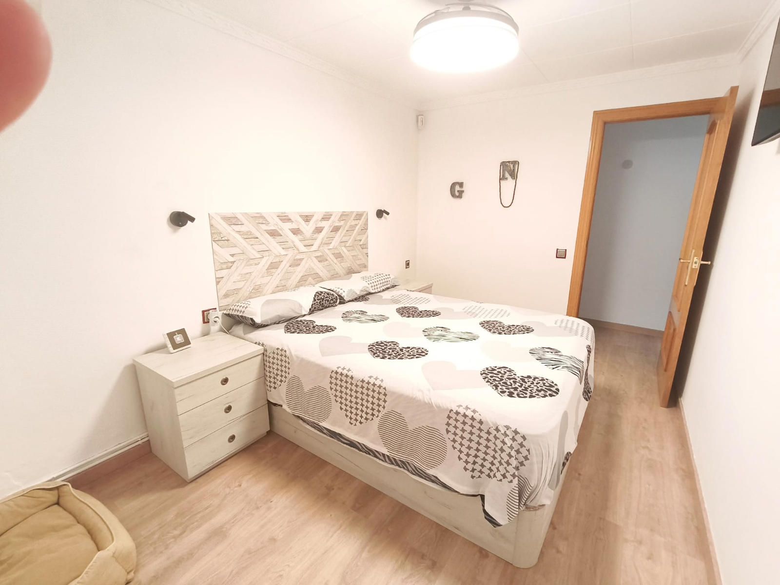 ¡PISO PLANTA BAJA TOTALMENTE REFORMADO DE 3 HABITACIONES DOBLES Y EXTERIORES! - Foto 4