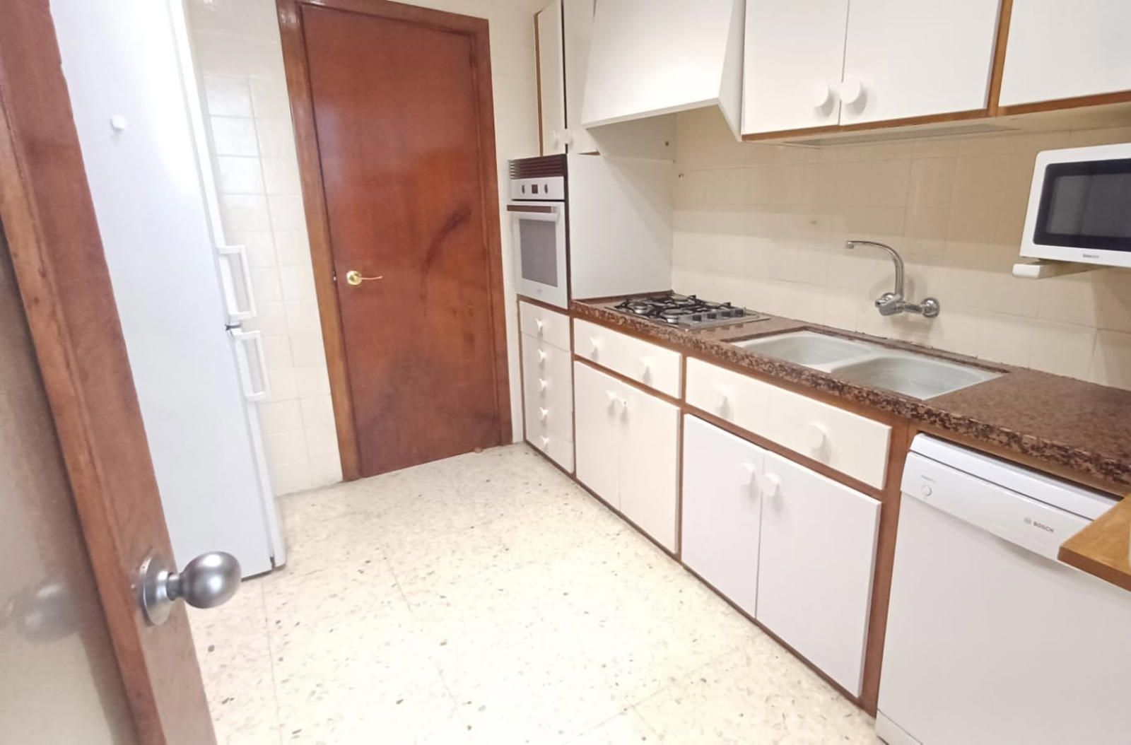 ¡ÁTICO DE 4 HABITACIONES EN PLENO CENTRO! ¡LUZ Y UBICACIÓN PRIVILEGIADA! - Foto 18