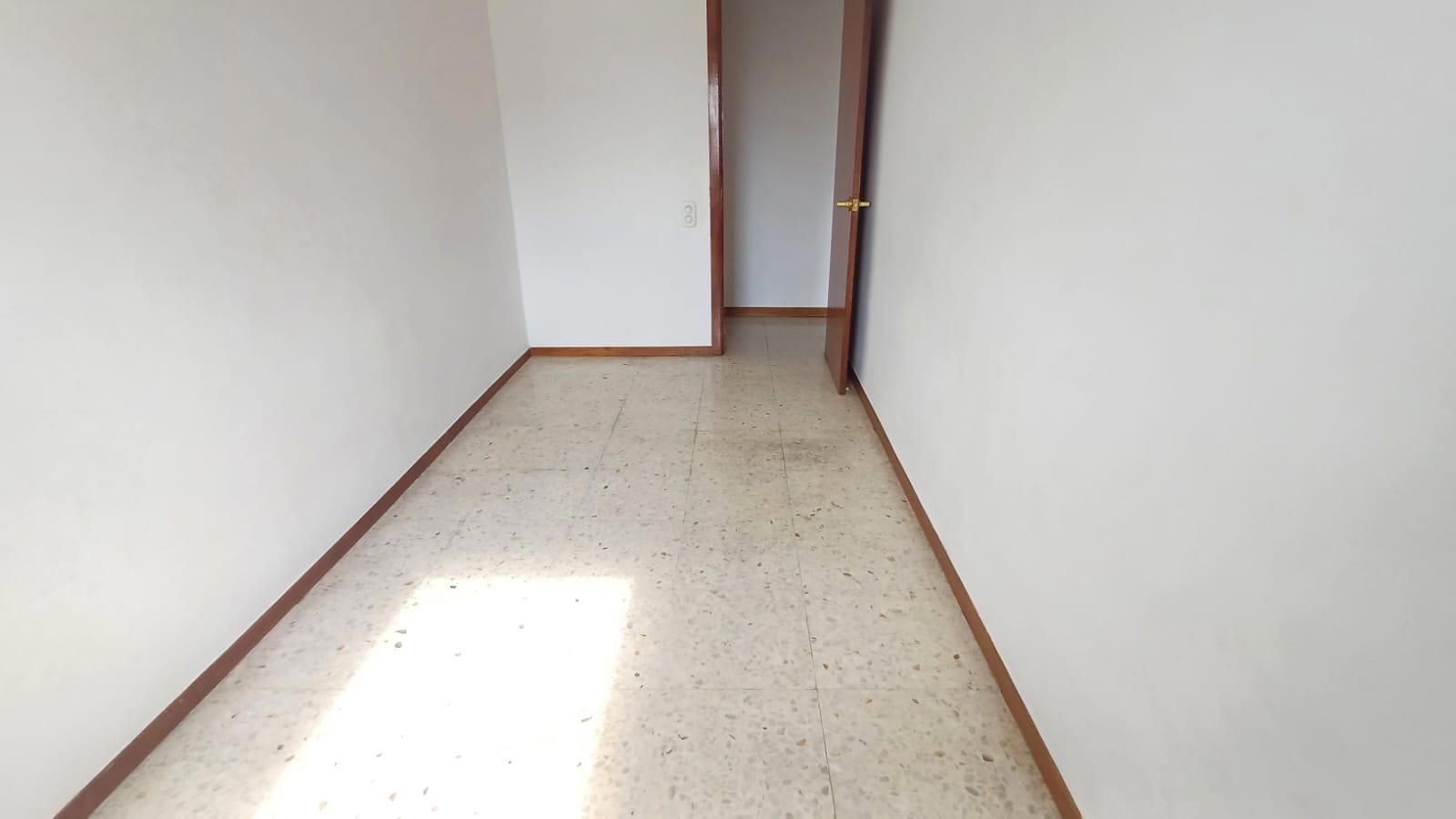 ¡ÁTICO DE 4 HABITACIONES EN PLENO CENTRO! ¡LUZ Y UBICACIÓN PRIVILEGIADA! - Foto 13