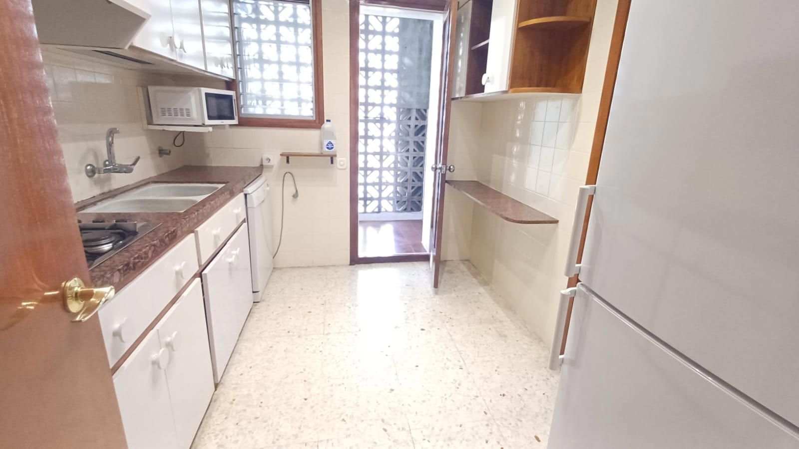 ¡ÁTICO DE 4 HABITACIONES EN PLENO CENTRO! ¡LUZ Y UBICACIÓN PRIVILEGIADA! - Foto 16