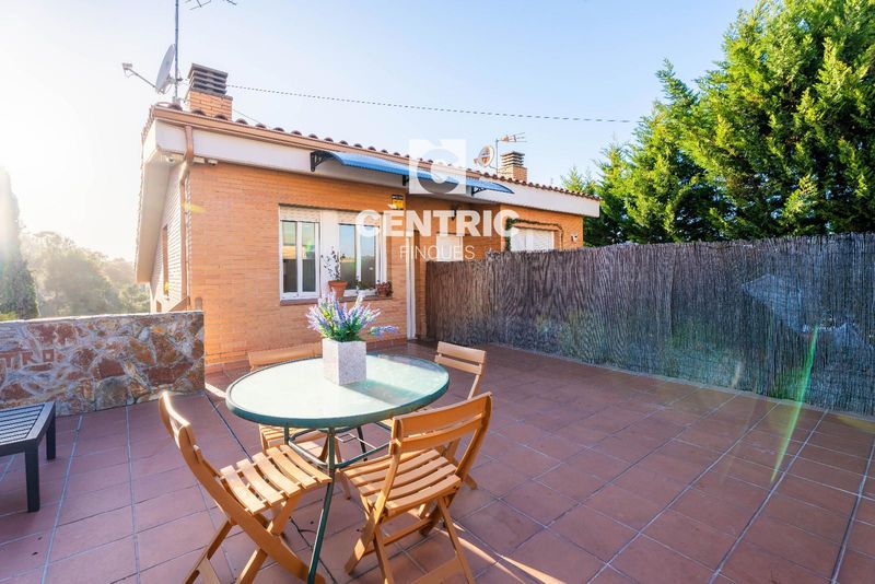 Detached villa for sale  in Terrassa, Barcelona . Ref: 3564. Centric Finques