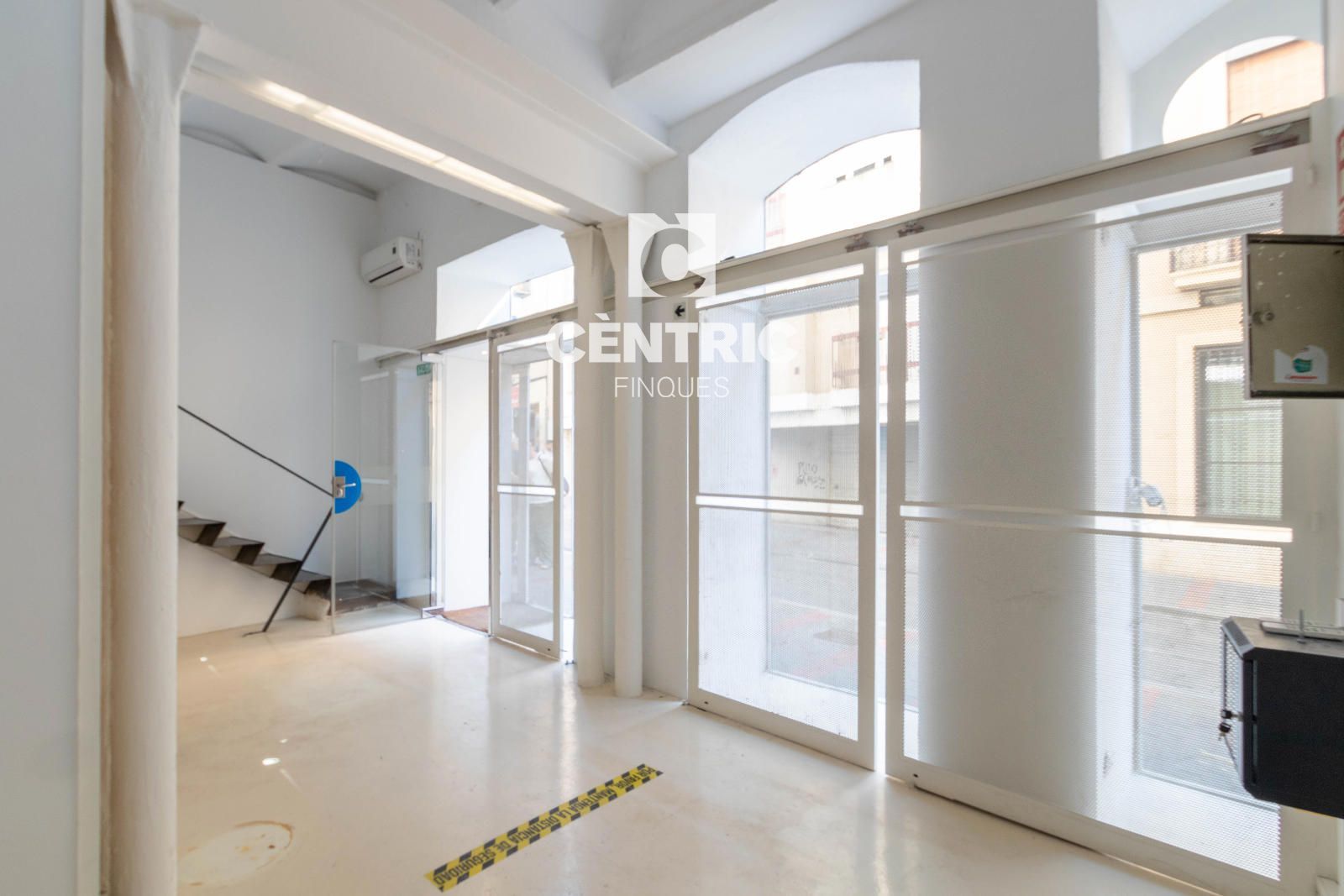 Local comercial amb encant al carrer de la Rutlla, al centre de Terrassa - Foto 2