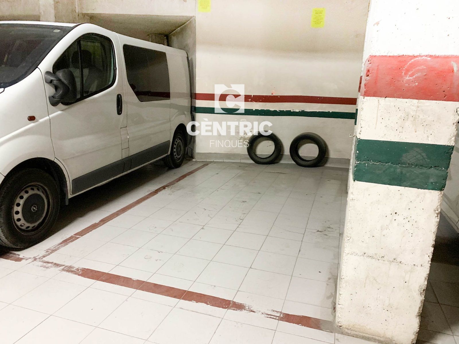 Pàrquing en venda a Santiago Rusiñol - Foto 2
