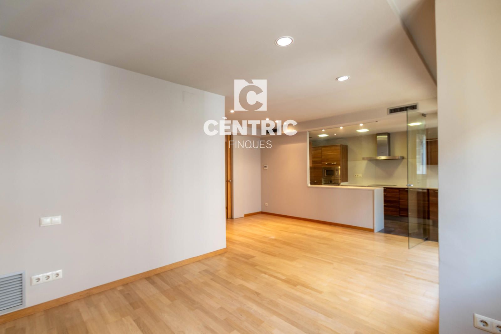 Piso de cinco habitaciones al lado del Mercado Central - Foto 3