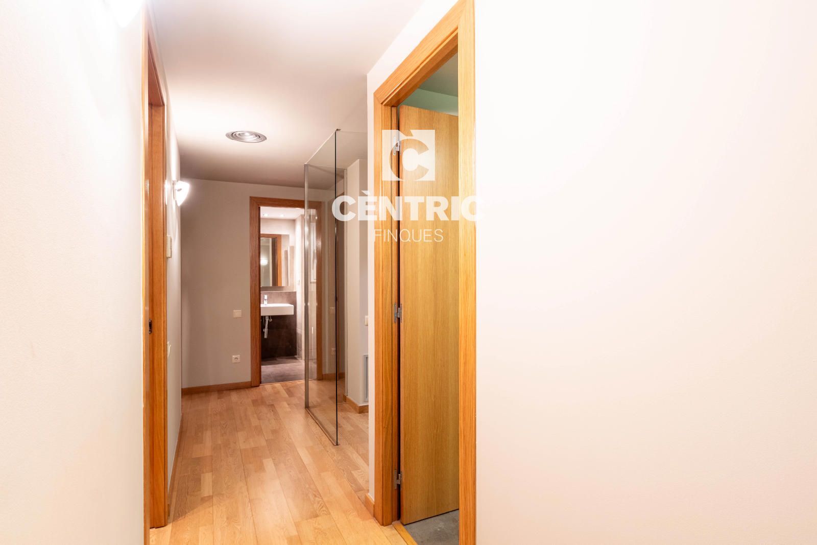 Piso de cinco habitaciones al lado del Mercado Central - Foto 16