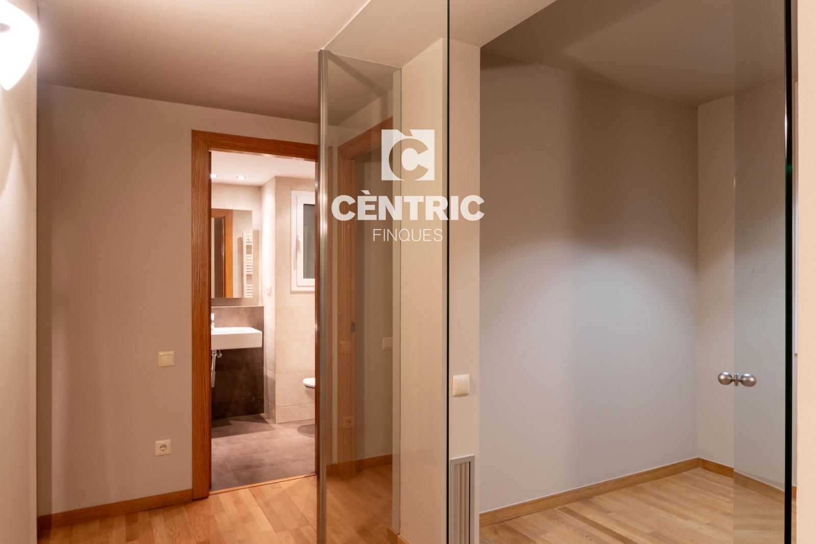 Piso de cinco habitaciones al lado del Mercado Central - Foto 17
