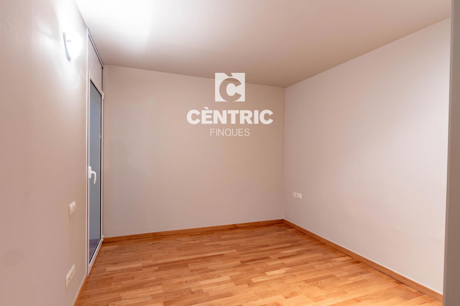 Piso de cinco habitaciones al lado del Mercado Central - Foto 28