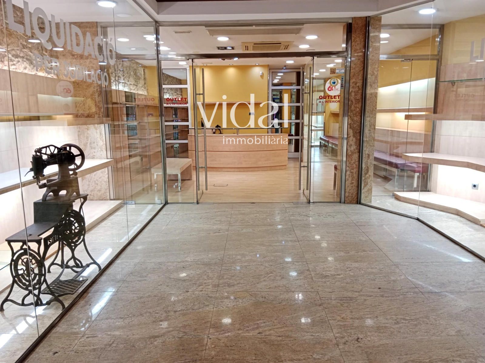 Comercial Premise for rent Palamós, Girona. Ref: 1435. Vidal Immobiliària