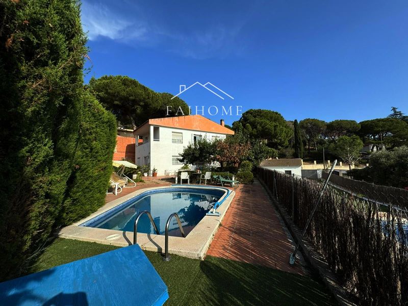 Casa en venta Badalona, Barcelona. Ref: 1026. Faihome